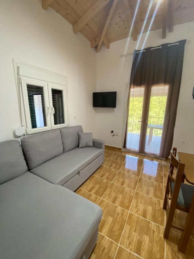 Babis Apartment Áyios Nikítas Exterior foto
